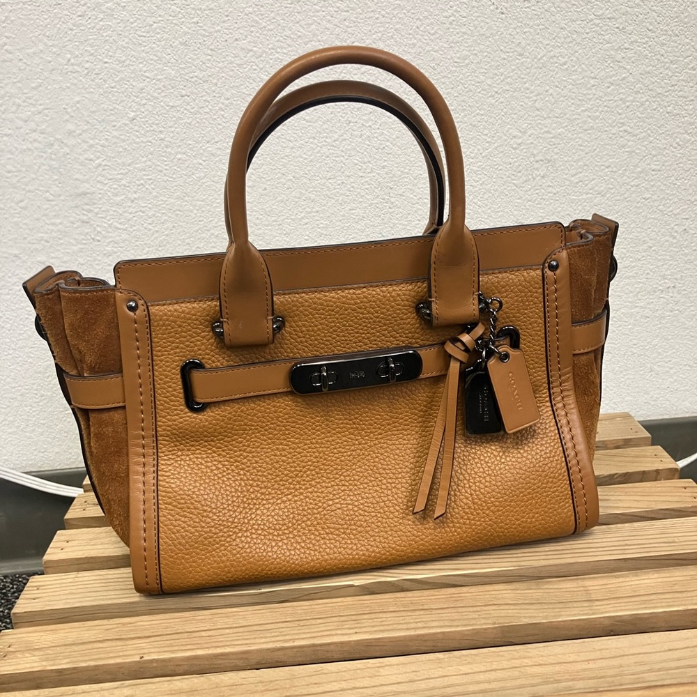 Coach Light Saddle Swagger Handbag